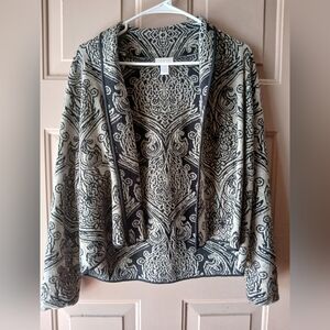 Elegant Black and White Patterned Sweater